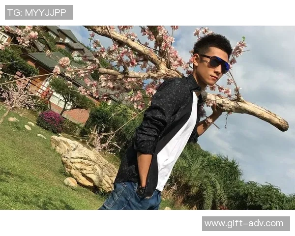 足球巨星盛装亮相颁奖典礼尽显绅士风范西装造型成全场焦点 足球巨星盛装亮相颁奖典礼尽显绅士风范西装造型成全场焦点