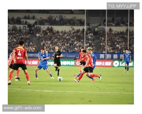 足球大牌球星赛燃爆全场巨星齐聚共演巅峰绿茵盛宴