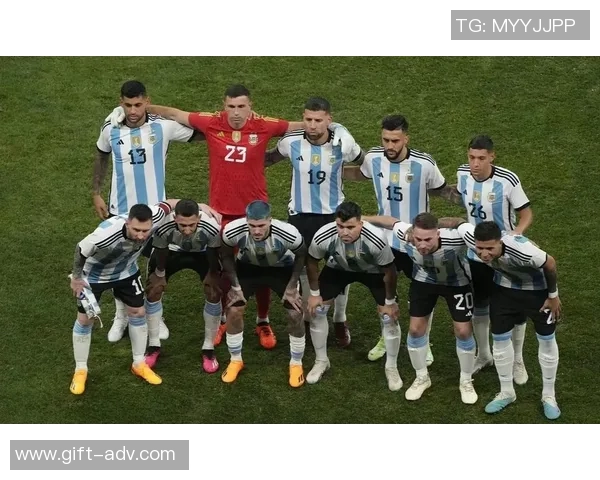 全球足球巨星齐聚一堂绚丽大合照壁纸尽显球场风采与荣耀 全球足球巨星齐聚一堂绚丽大合照壁纸尽显球场风采与荣耀